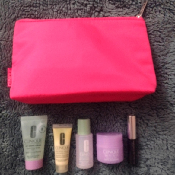 Clinique Other - NEW Clinique Gift Set Moisturizer Lotion Mascara